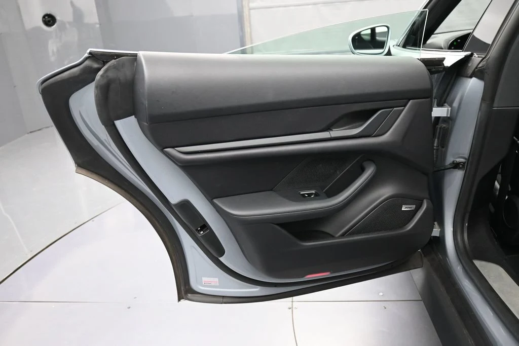 2021 Porsche Taycan 4S interior, door panel, Black