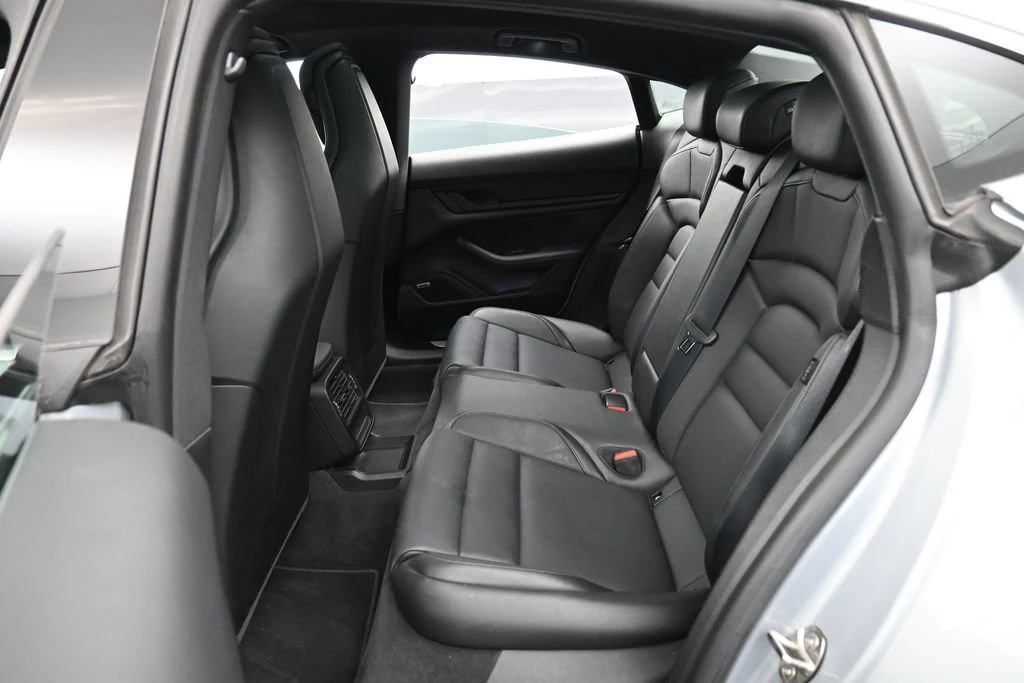 2021 Porsche Taycan 4S interior, seats, Black