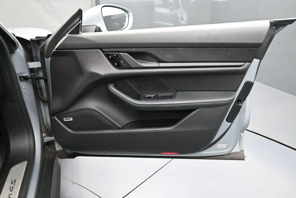 2021 Porsche Taycan 4S interior, door panel, Black