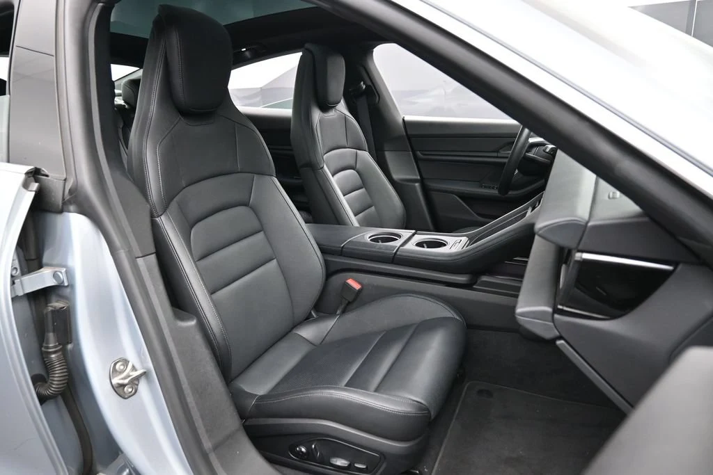 2021 Porsche Taycan 4S interior, seats, Black