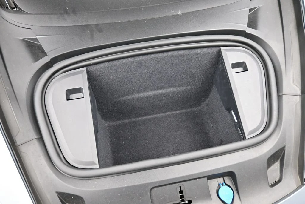 2021 Porsche Taycan 4S trunk
