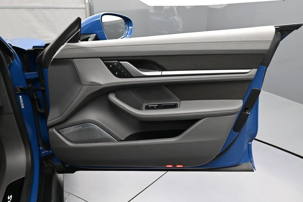 2022 Porsche Taycan Turbo S interior, door panel, Slate Grey