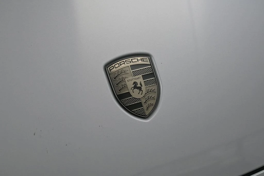 2024 Porsche Taycan 4S, detail