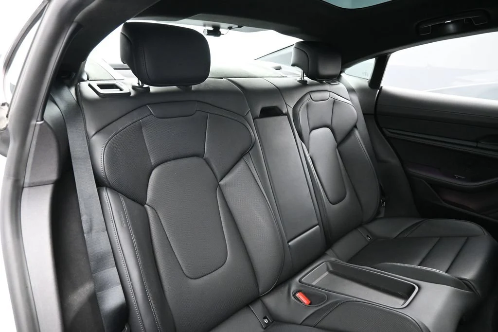 2024 Porsche Taycan 4S interior, seats, Black