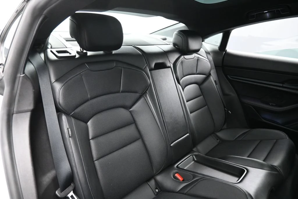 2024 Porsche Taycan interior, seats, Black