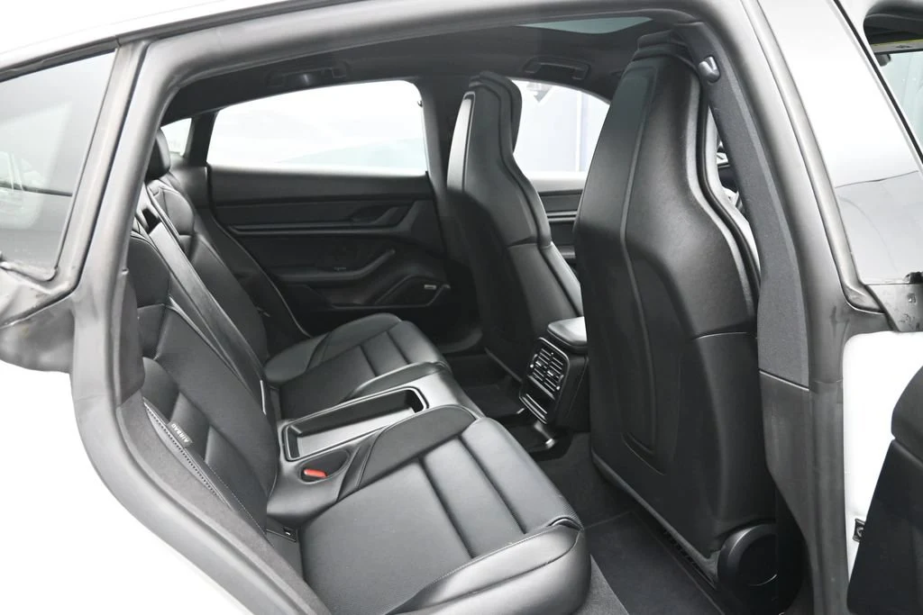 2024 Porsche Taycan interior, seats, Black