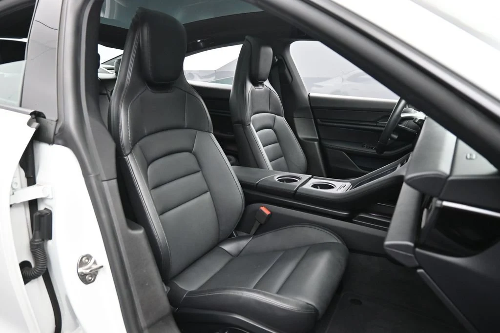 2024 Porsche Taycan interior, seats, Black