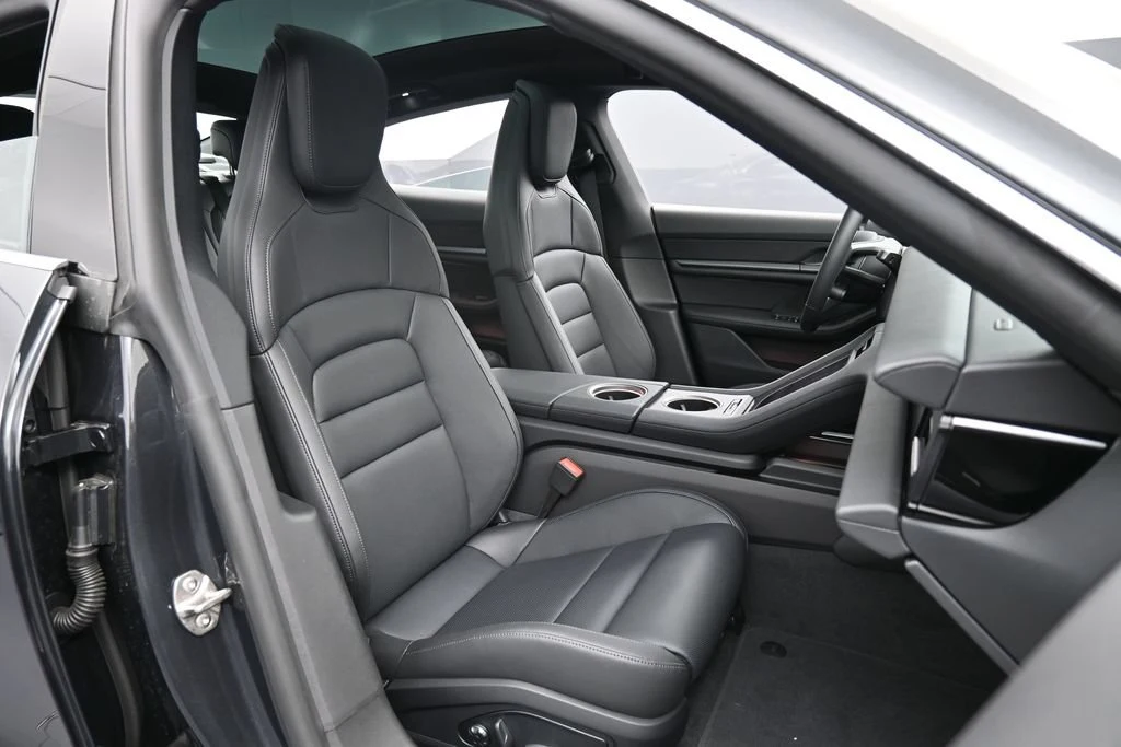 2026 Porsche Taycan 4S interior, seats, Black