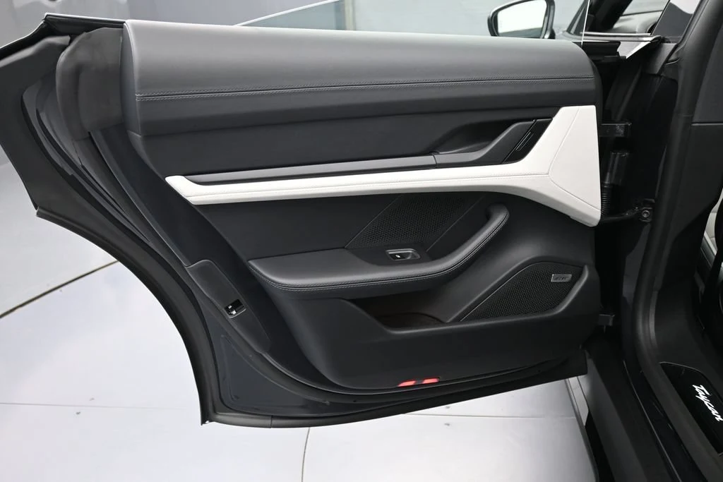 2026 Porsche Taycan 4 interior, door panel, Black/Chalk