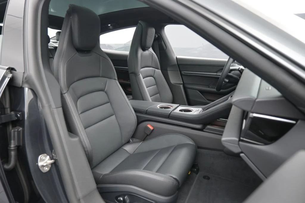 2026 Porsche Taycan interior, seats, Black
