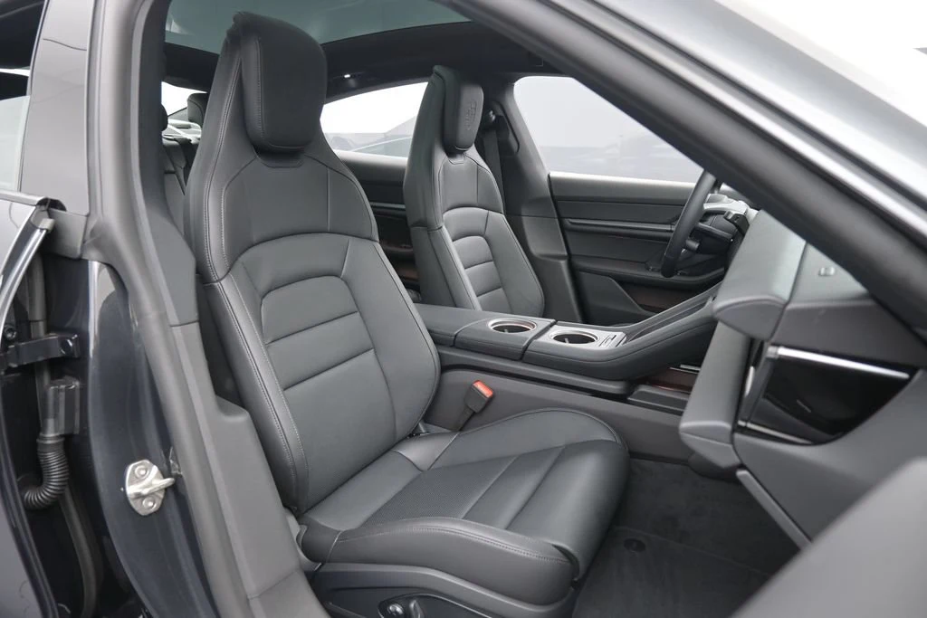 2026 Porsche Taycan interior, seats, Black