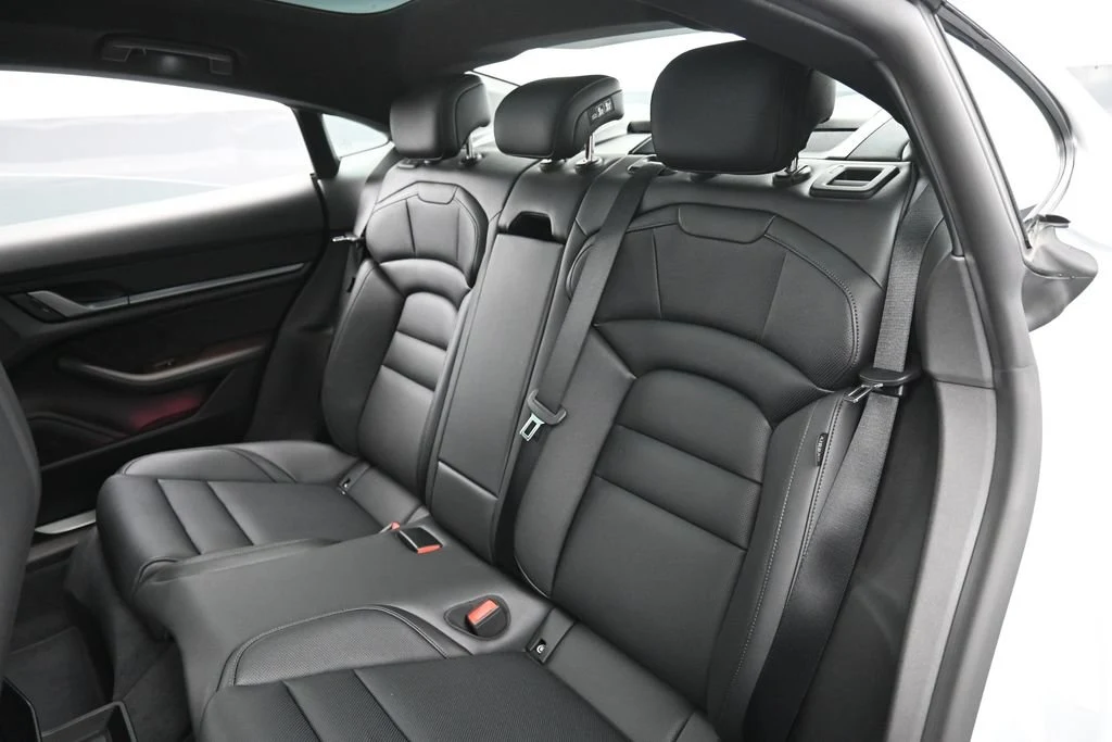 2026 Porsche Taycan interior, seats, Black