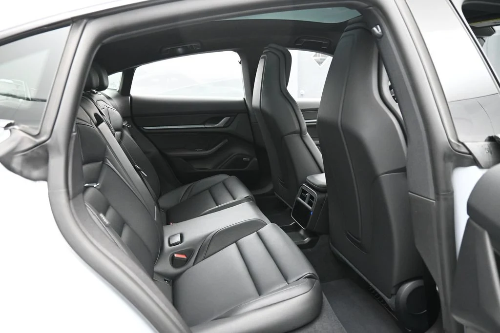 2026 Porsche Taycan interior, seats, Black