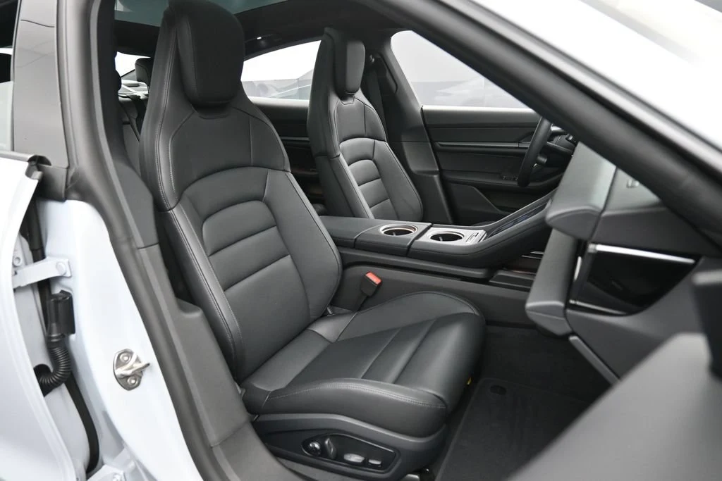 2026 Porsche Taycan interior, seats, Black