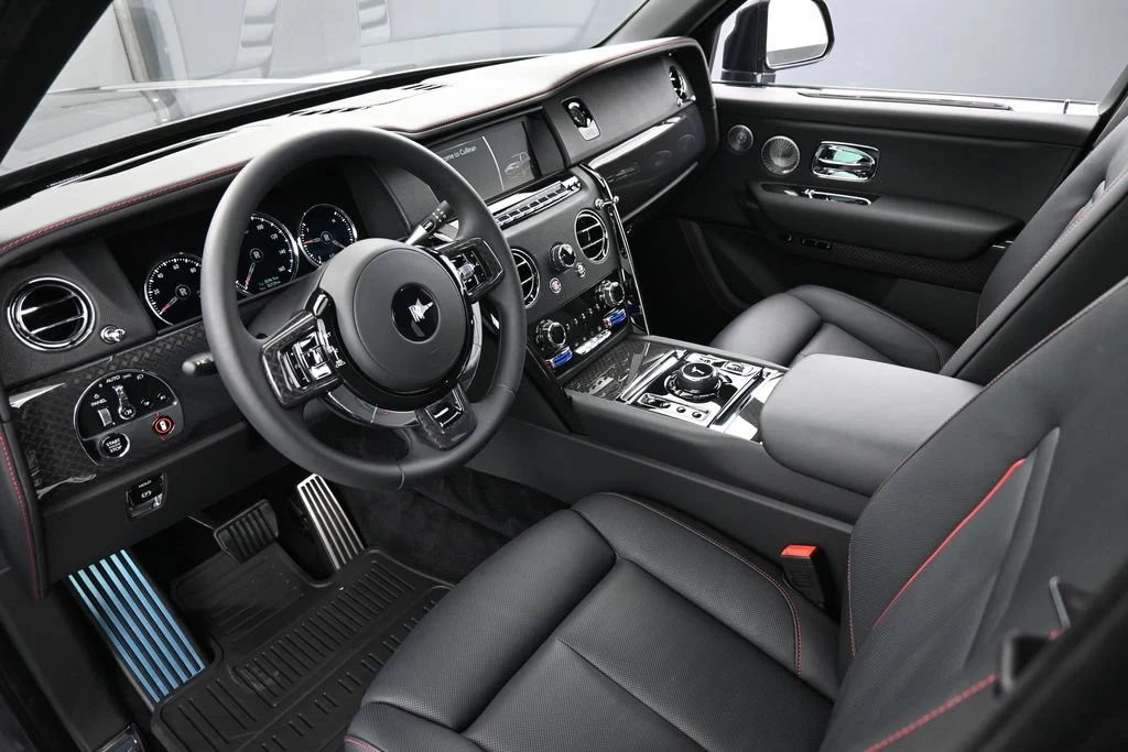 2024 Rolls-Royce Black Badge Cullinan interior, Black