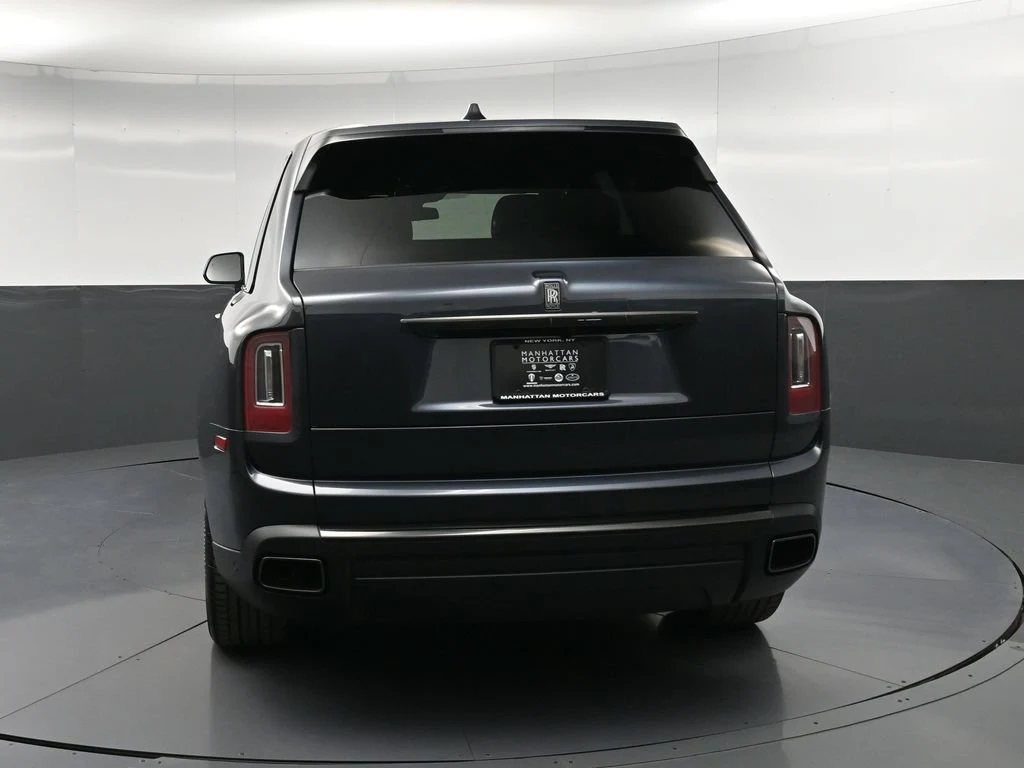 2024 Rolls-Royce Black Badge Cullinan, rear three-quarter view, Grey