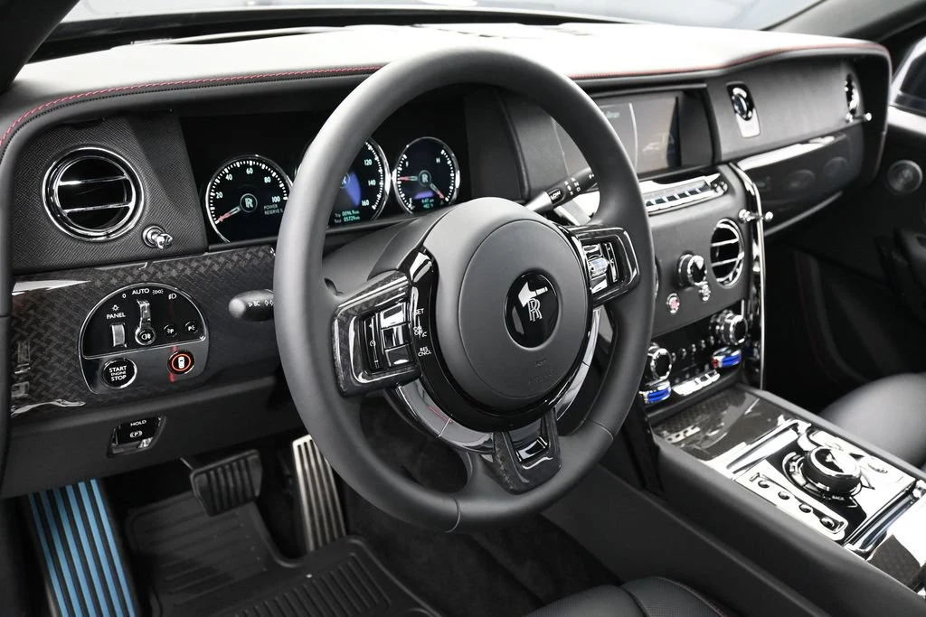 2024 Rolls-Royce Black Badge Cullinan interior, Black