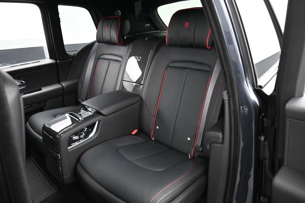 2024 Rolls-Royce Black Badge Cullinan interior, seats, Black