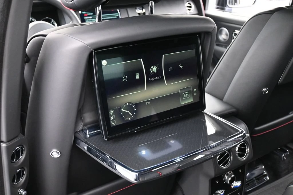 2024 Rolls-Royce Black Badge Cullinan interior, Black