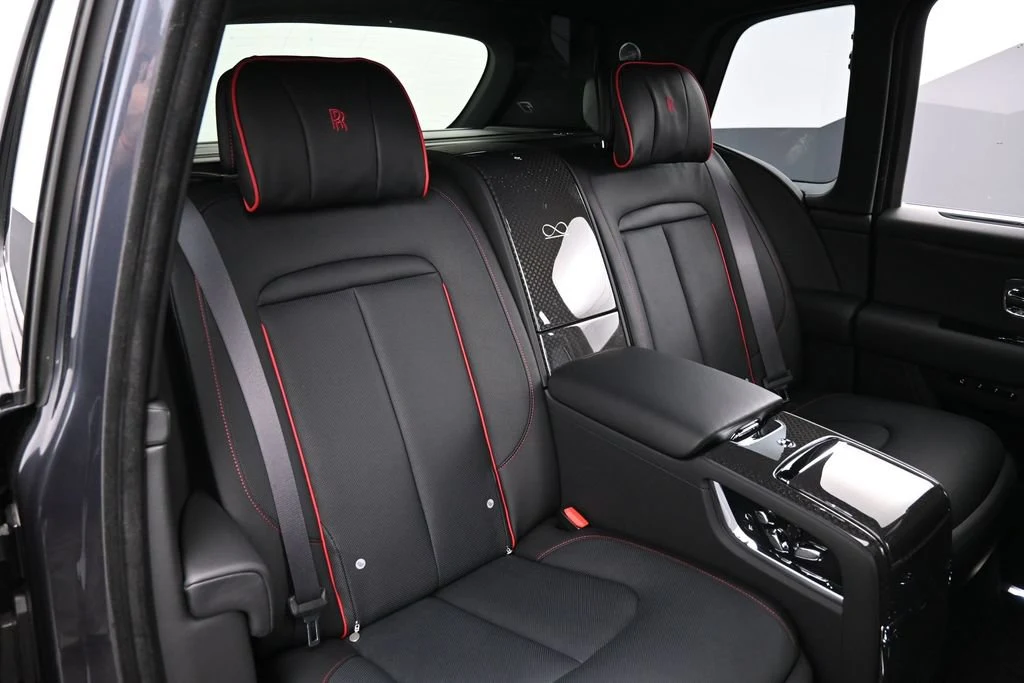2024 Rolls-Royce Black Badge Cullinan interior, seats, Black