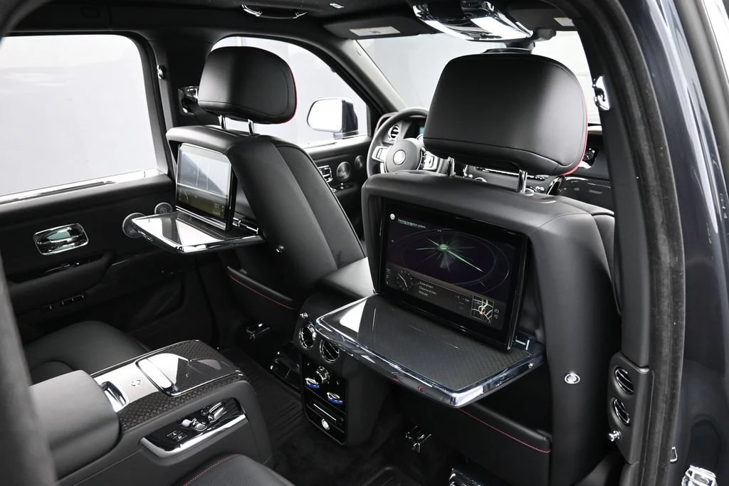 2024 Rolls-Royce Black Badge Cullinan interior, seats, Black