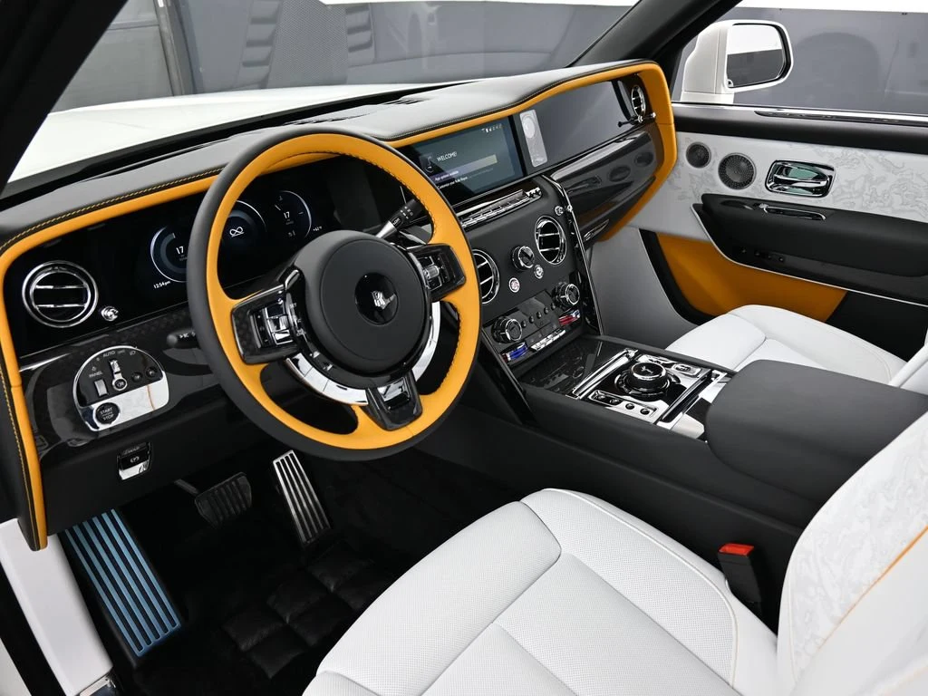 2026 Rolls-Royce Black Badge Cullinan Series II interior, dashboard, Arctic White and Black