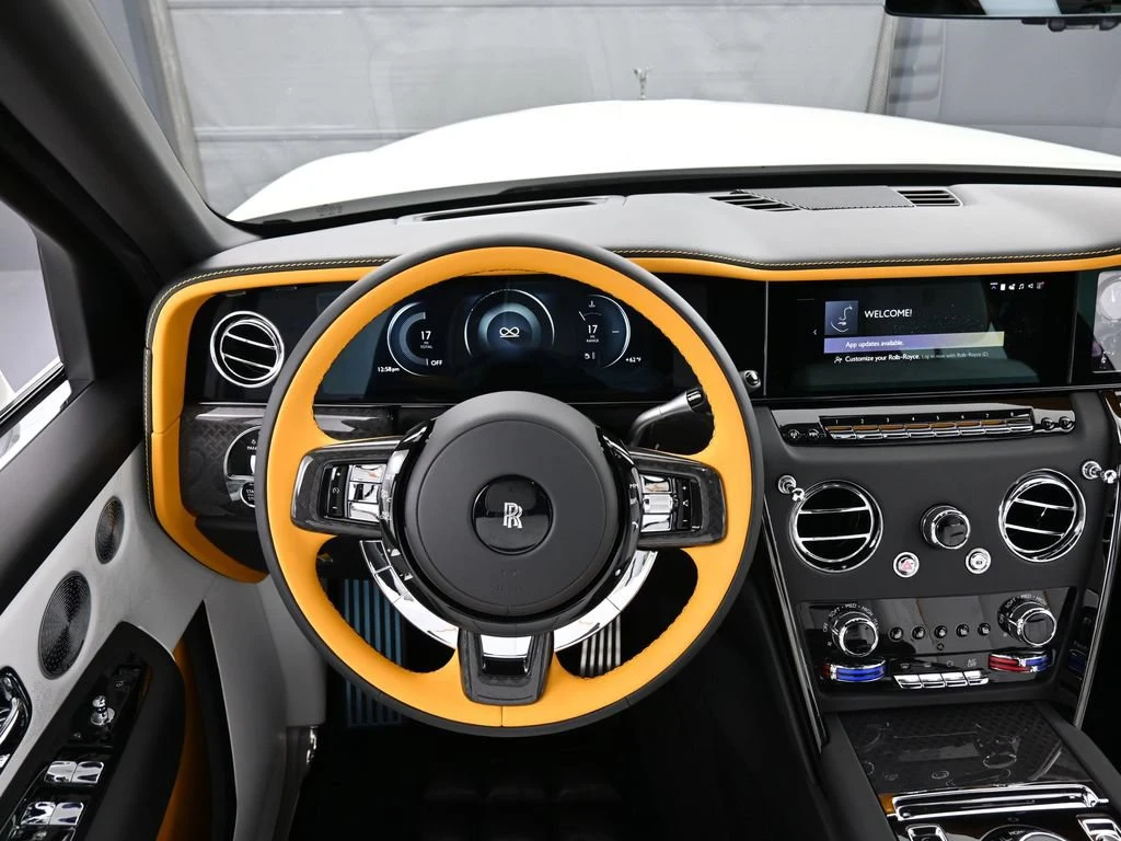 2026 Rolls-Royce Black Badge Cullinan Series II interior, dashboard, Arctic White and Black