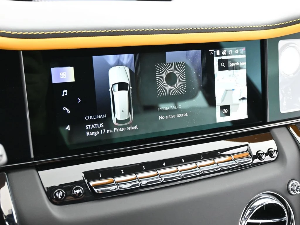 2026 Rolls-Royce Black Badge Cullinan Series II interior, Arctic White and Black