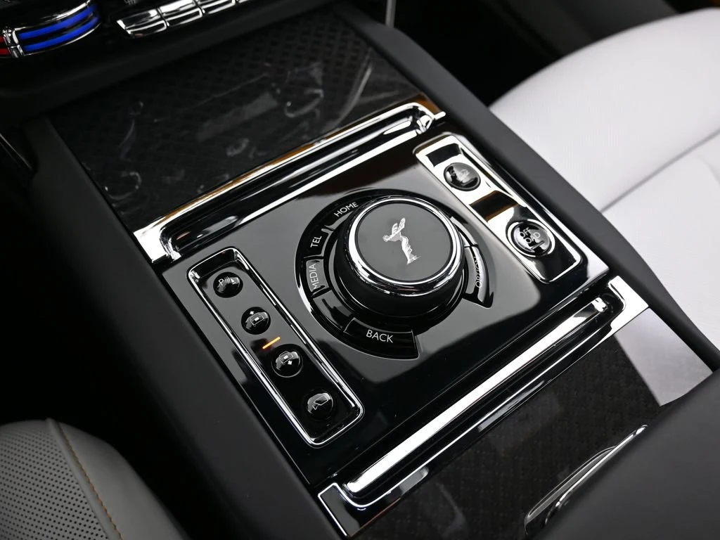 2026 Rolls-Royce Black Badge Cullinan Series II interior, center console, Arctic White and Black