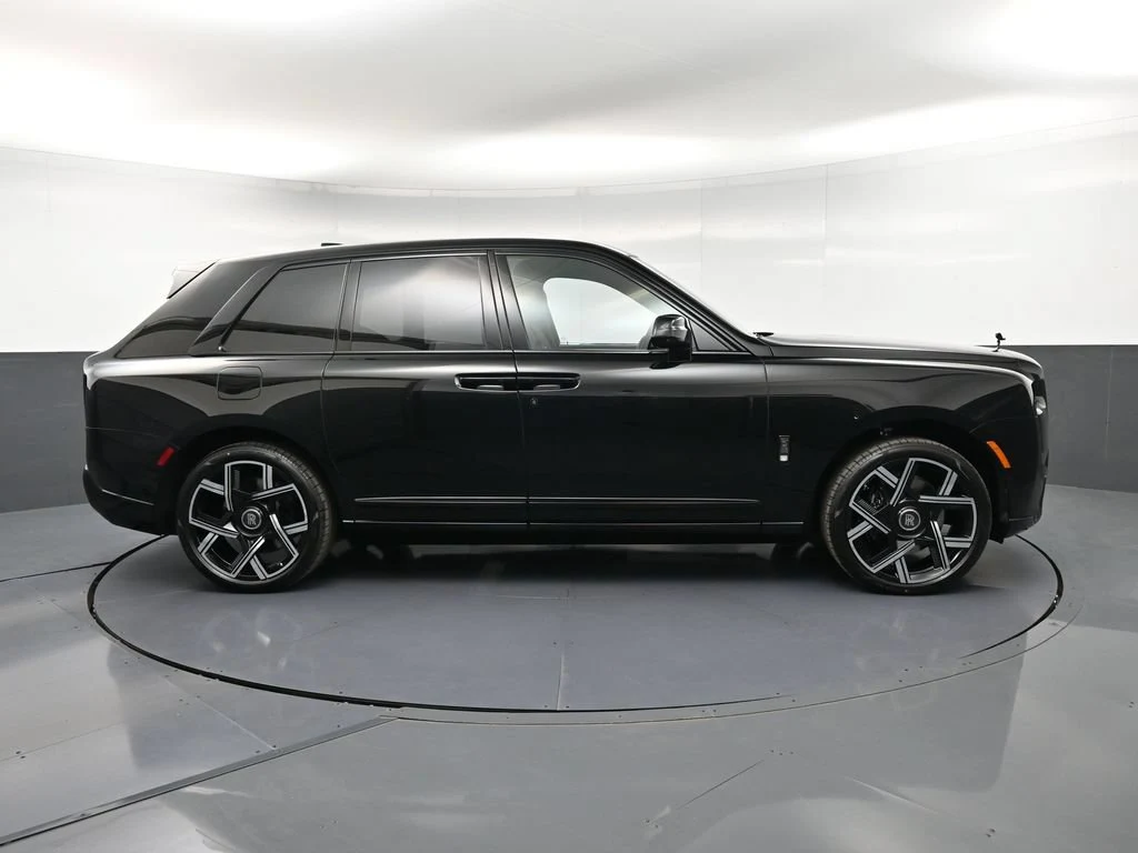 2027 Rolls-Royce Black Badge Cullinan Series II, side profile, Black