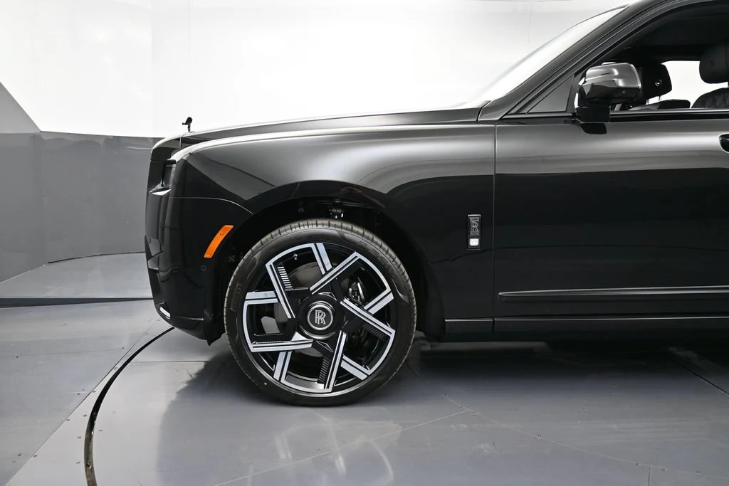 2027 Rolls-Royce Black Badge Cullinan Series II for sale, exterior, Black