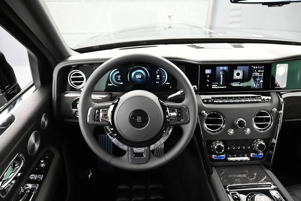 2027 Rolls-Royce Black Badge Cullinan Series II interior, dashboard