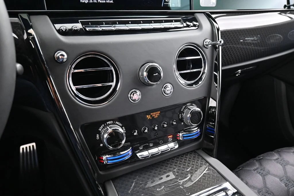 2027 Rolls-Royce Black Badge Cullinan Series II interior
