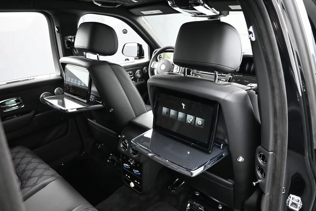 2027 Rolls-Royce Black Badge Cullinan Series II interior