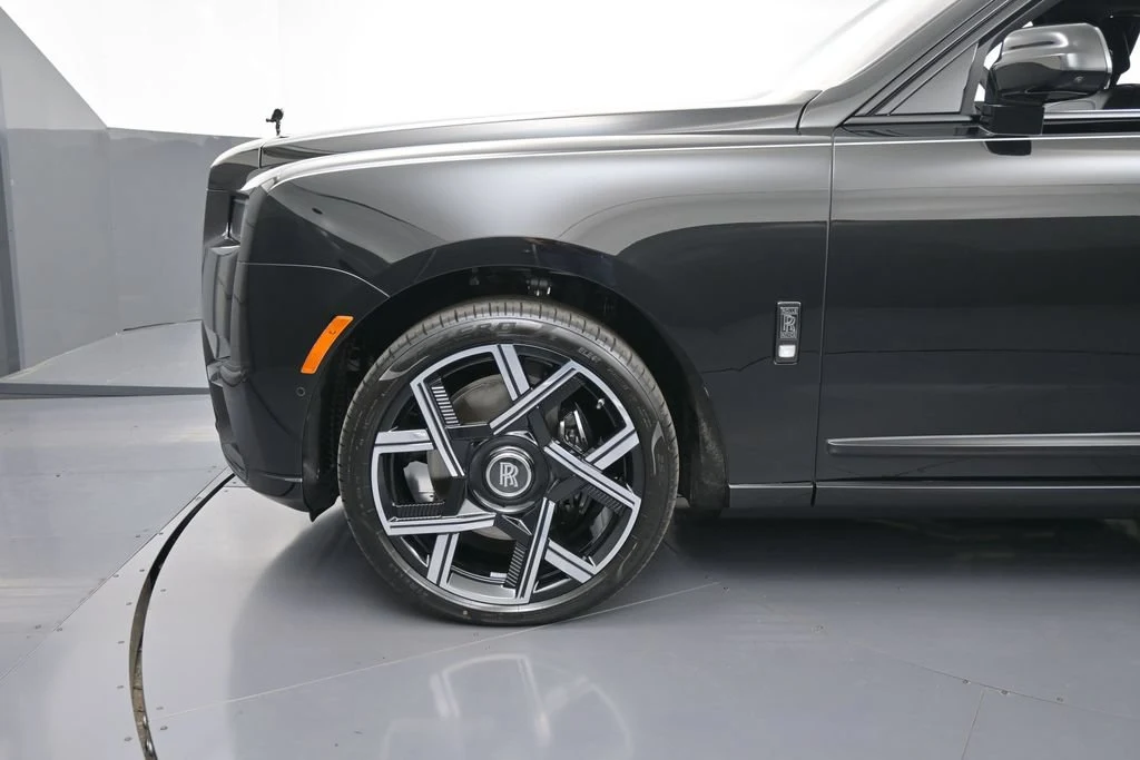 2027 Rolls-Royce Black Badge Cullinan Series II for sale, exterior, Black