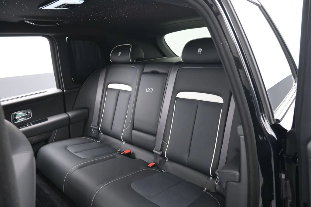 2027 Rolls-Royce Black Badge Cullinan Series II interior, seats