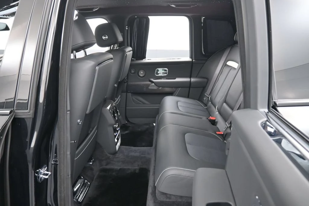 2027 Rolls-Royce Black Badge Cullinan Series II interior, seats