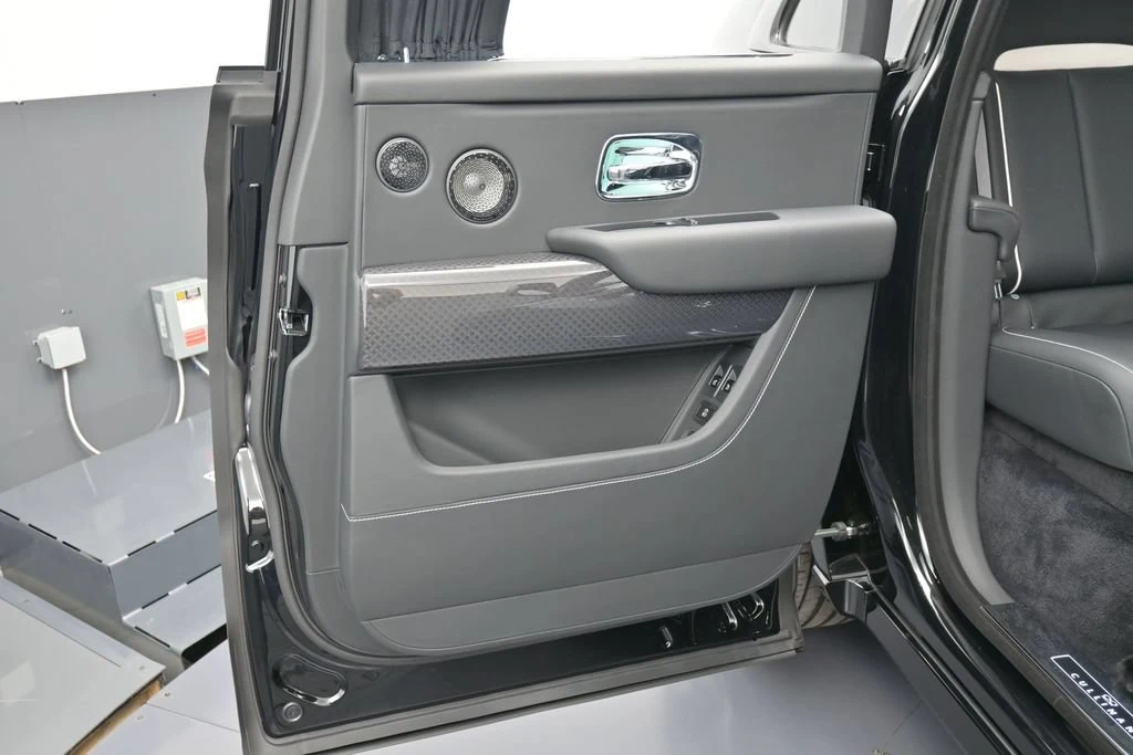 2027 Rolls-Royce Black Badge Cullinan Series II interior, door panel