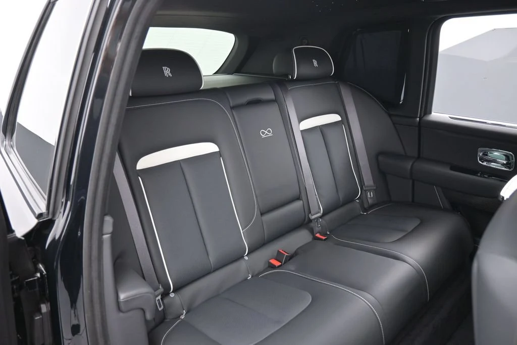 2027 Rolls-Royce Black Badge Cullinan Series II interior, seats