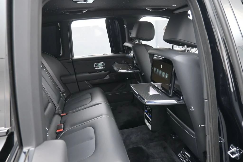 2027 Rolls-Royce Black Badge Cullinan Series II interior, seats