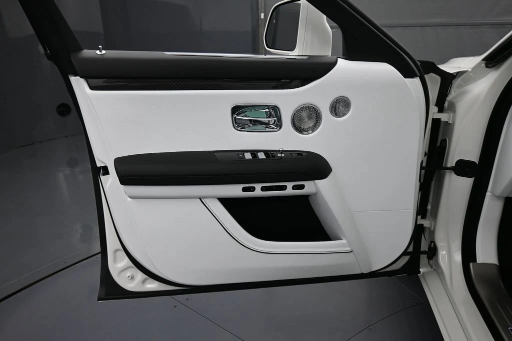 2027 Rolls-Royce Black Badge Ghost Series II interior, door panel, Artic White