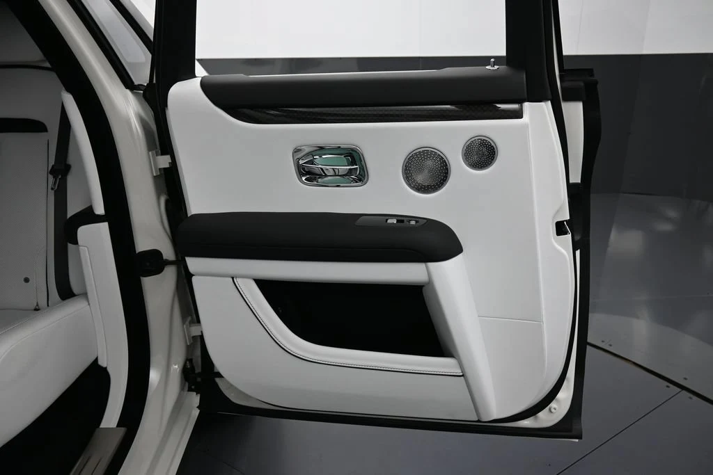 2027 Rolls-Royce Black Badge Ghost Series II interior, door panel, Artic White
