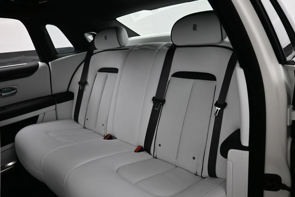 2027 Rolls-Royce Black Badge Ghost Series II interior, seats, Artic White