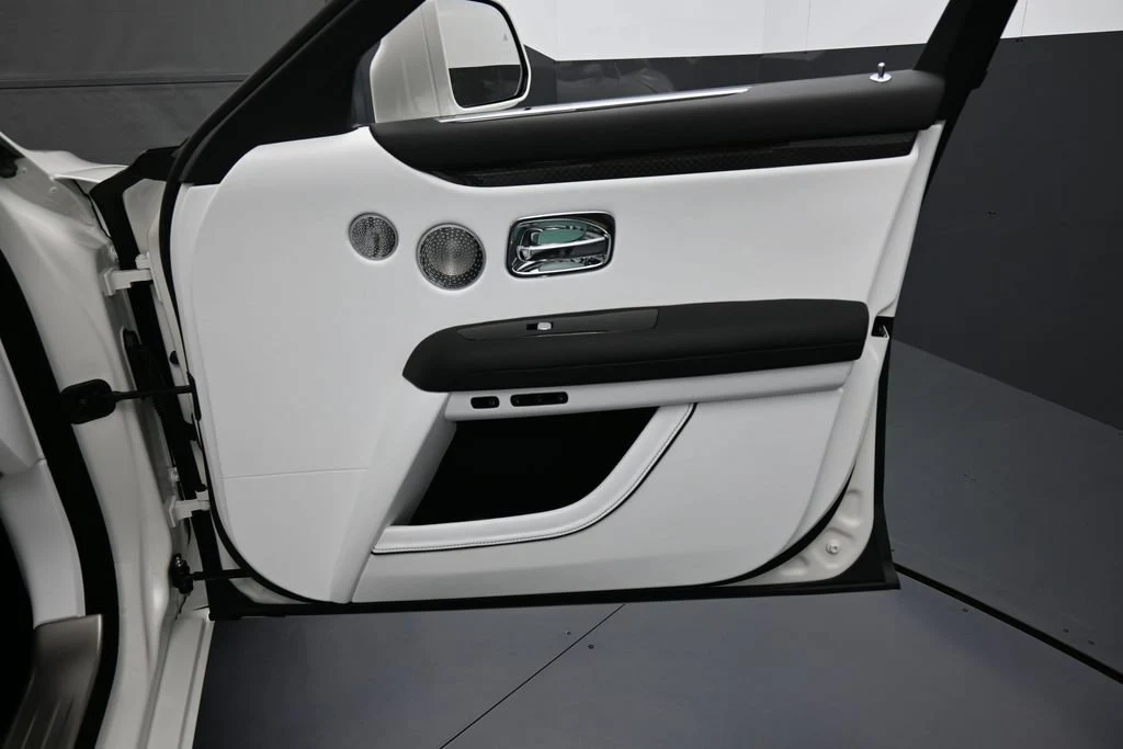 2027 Rolls-Royce Black Badge Ghost Series II interior, door panel, Artic White