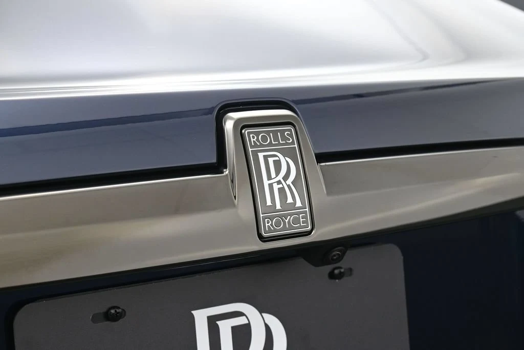 2027 Rolls-Royce Black Badge Ghost Series II interior, door sill, Navy Blue
