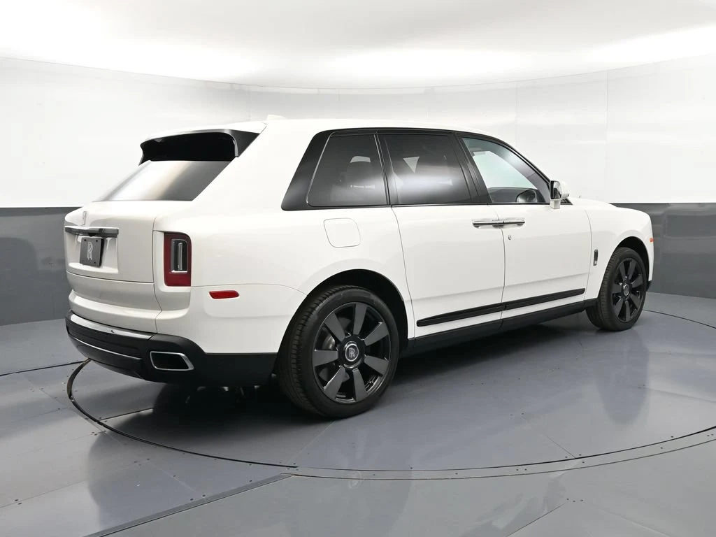2022 Rolls-Royce Cullinan, rear three-quarter view, White
