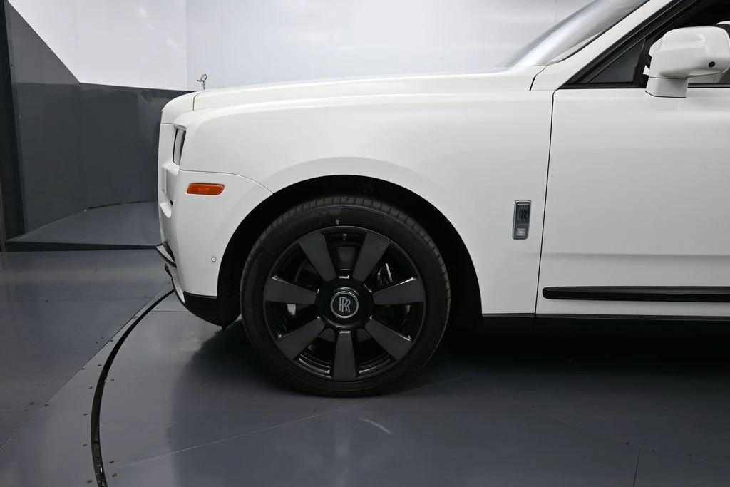 2022 Rolls-Royce Cullinan for sale, exterior, White