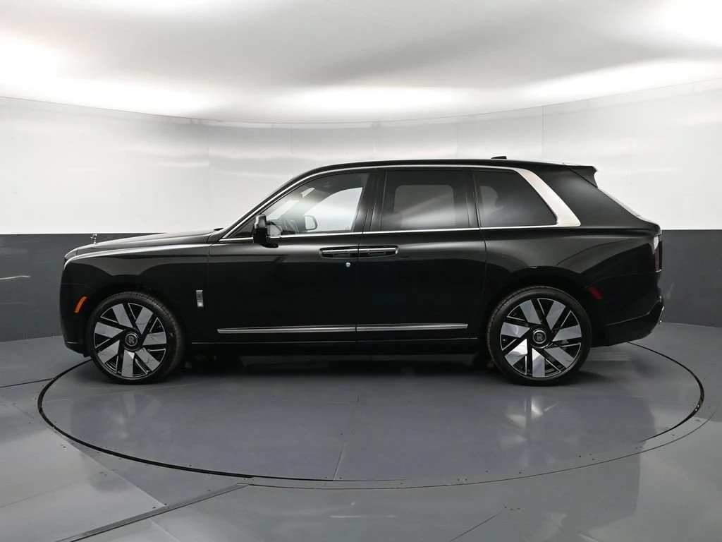 2027 Rolls-Royce Cullinan Series II for sale, exterior, Black