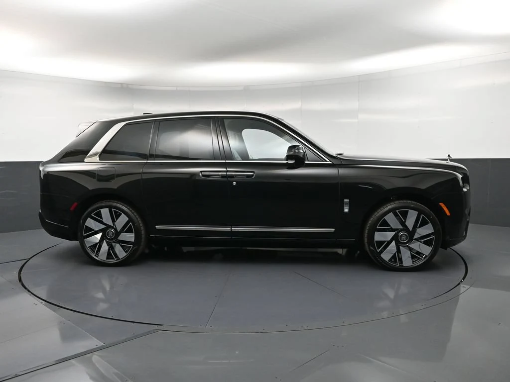 2027 Rolls-Royce Cullinan Series II for sale, exterior, Black