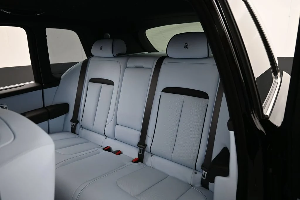 2027 Rolls-Royce Cullinan Series II interior, seats, Charles Blue